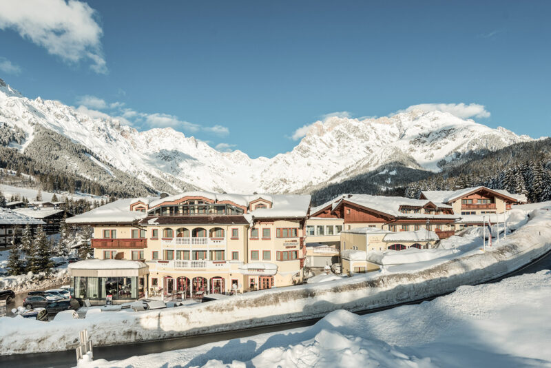 Urslauerhof Winter Haupt 1920px web 800x534