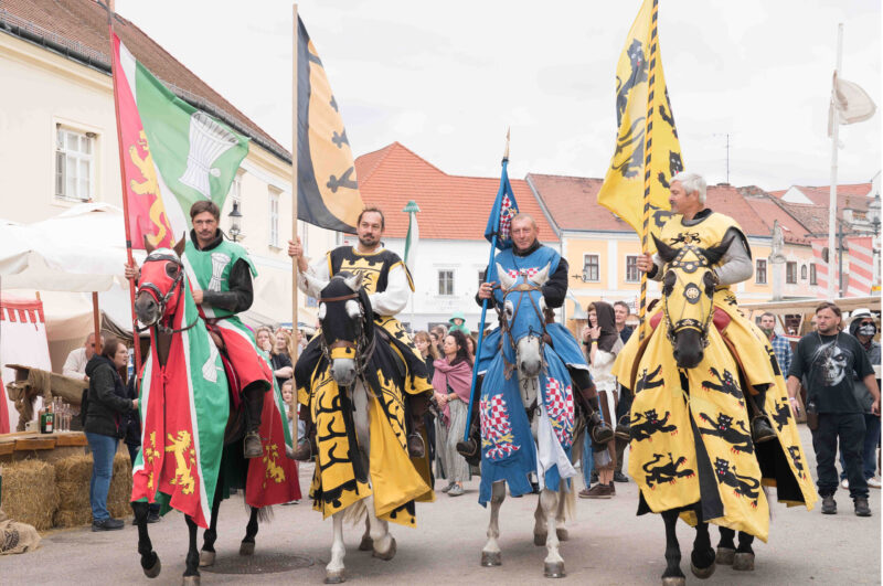 (c) Jarmer Margarete