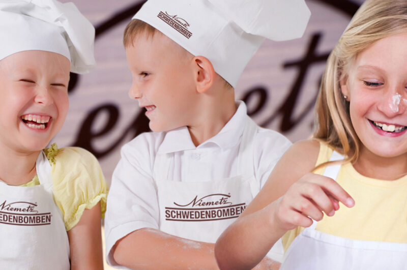 (c) Niemetz-Schwedenbomben (c) Niemetz-Schwedenbomben