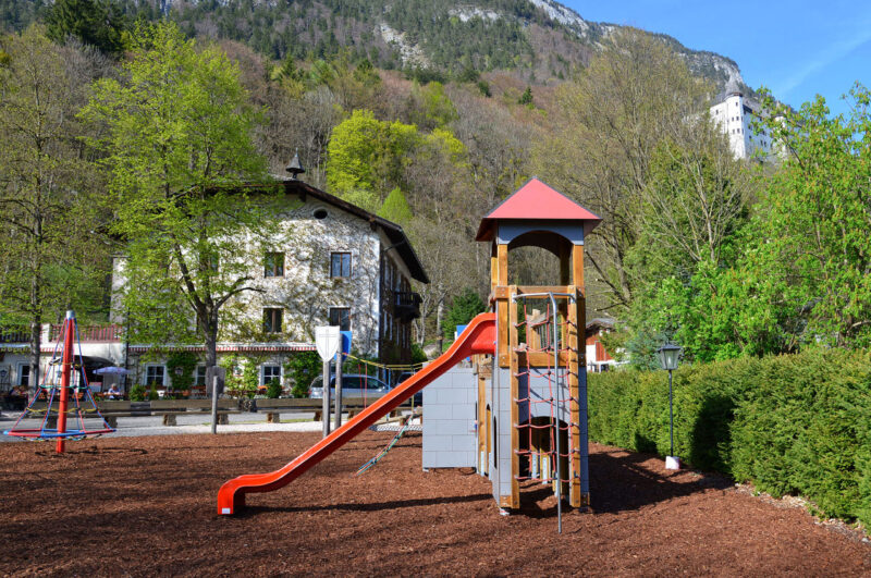 (c) Schloss Tratzberg