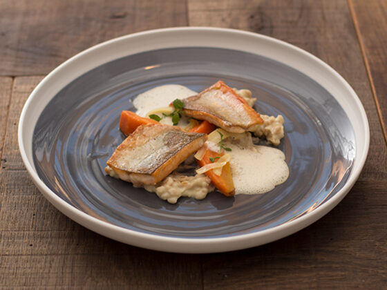 Saibling mit Karotten und Emmer-Risotto