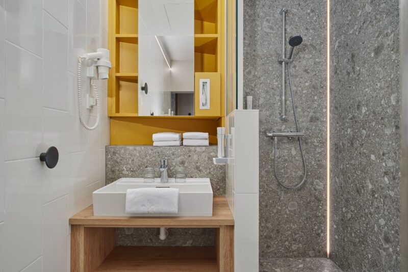 h2o hotelzimmer 2024 06 12 by markus lang bichl 0002.2962 800x534