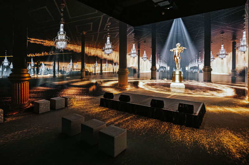 2560 JOHANN STRAUSS – NEW DIMENSIONS c Philipp Lipiarski 23 800x531