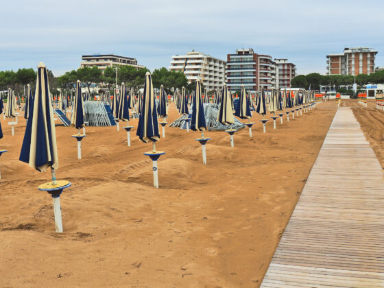 Strand von Bibione im Herbst