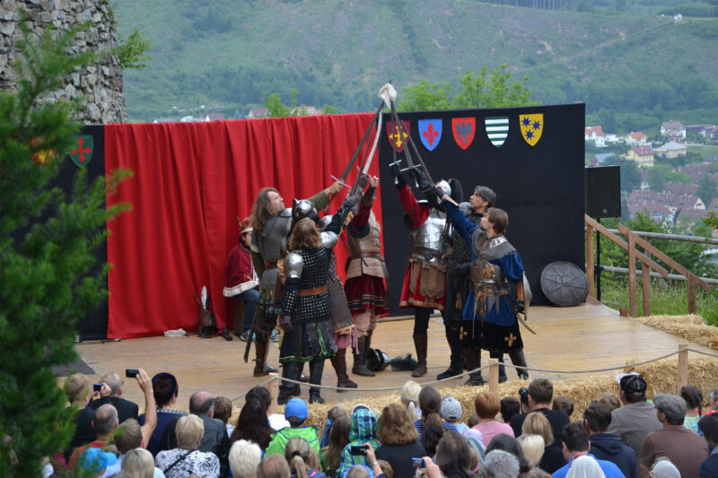 2560x1700 Burg Oberkapfenberg Ritterfest 2025 Merlet Stadtgem. Kapfenberg 800x533