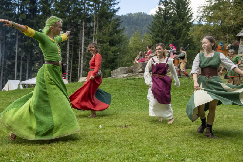 BurgFigrue Mittelalterfest23 0543 AgnesT.Ackerl 800x533