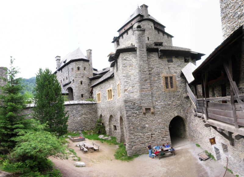 J3 burgbelagern neu kerkau 1 800x581